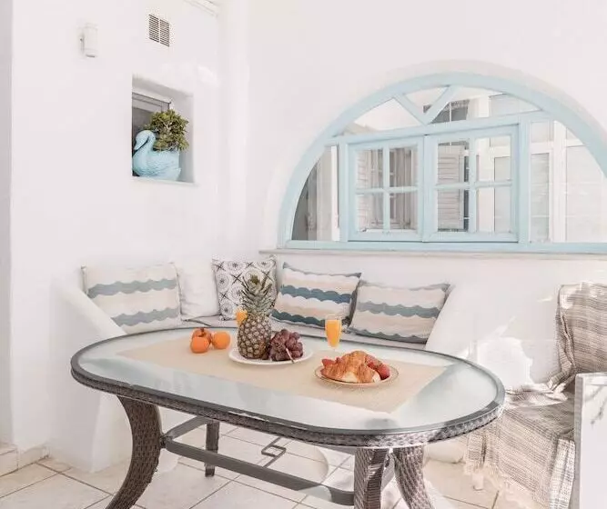 Dibellee Mykonos Boutique Studios