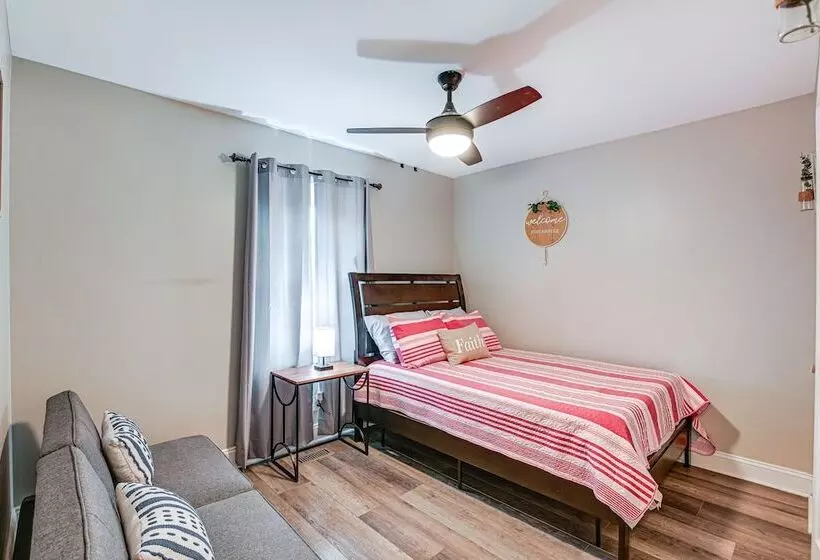 Family Friendly Home W/ Yard: 27 Mi To Nashville!