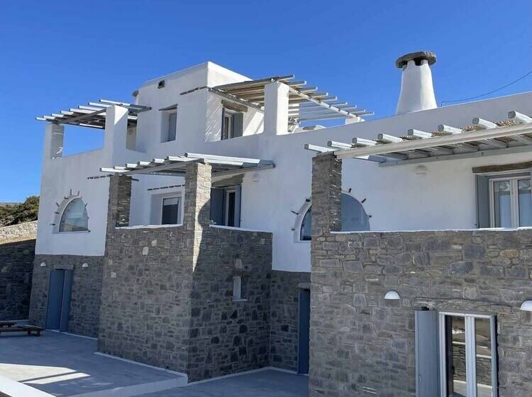 فندق Villa Mira Paros Luxury Suites