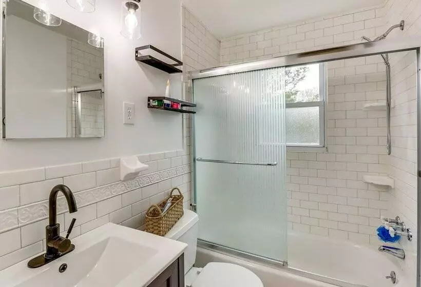 Maryland Home W/ Deck: 8 Mi To Washington, Dc