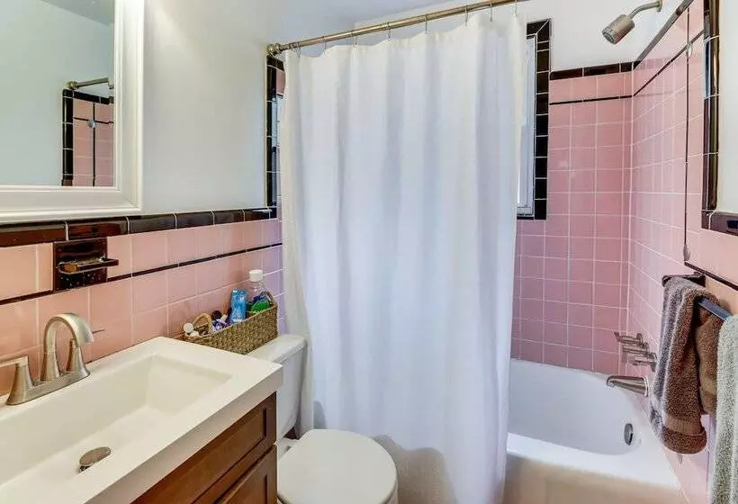 Maryland Home W/ Deck: 8 Mi To Washington, Dc