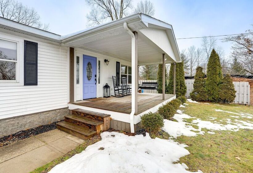 Cozy Family Retreat W/ Fireplace, Near Wineries!