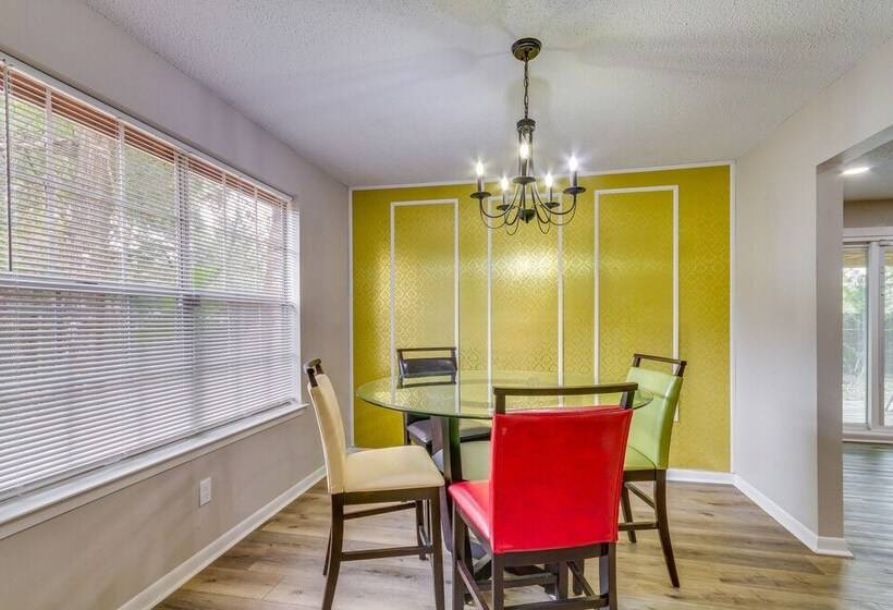 Pensacola Home W/ Private Yard: 7 Mi To Downtown!