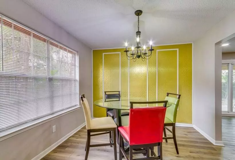 Pensacola Home W/ Private Yard: 7 Mi To Downtown!