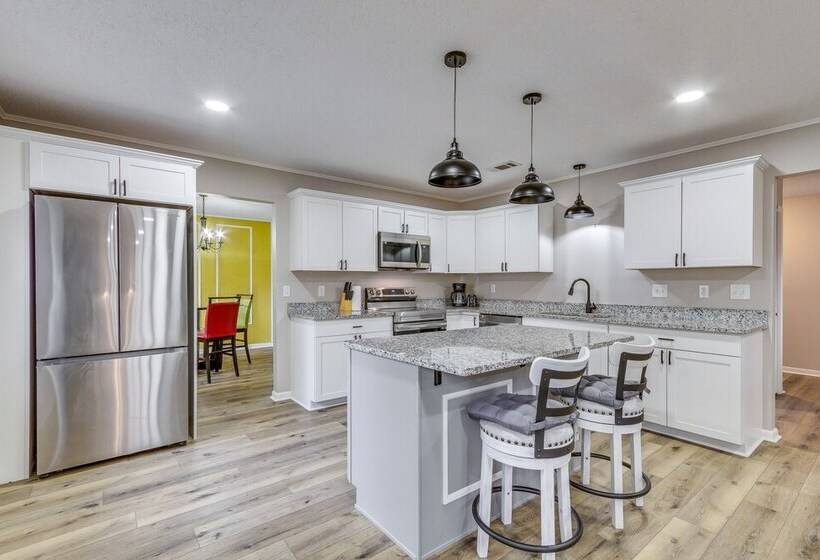 Pensacola Home W/ Private Yard: 7 Mi To Downtown!