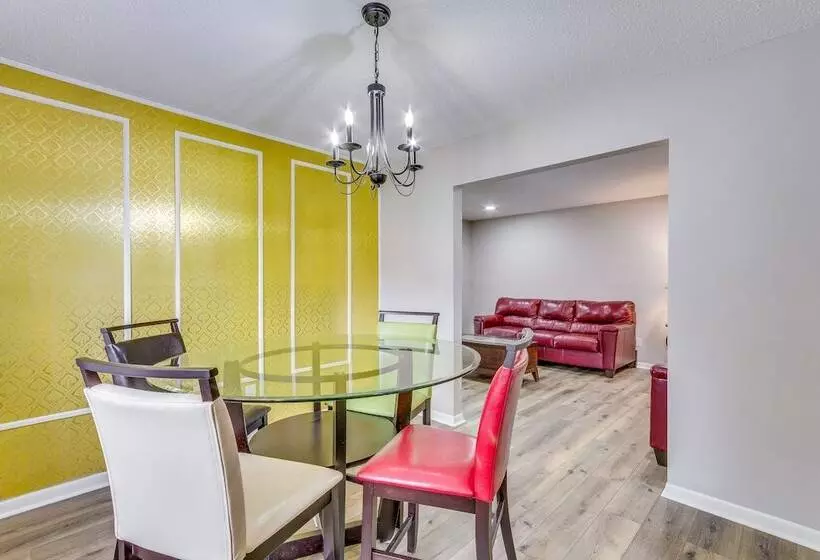 Pensacola Home W/ Private Yard: 7 Mi To Downtown!