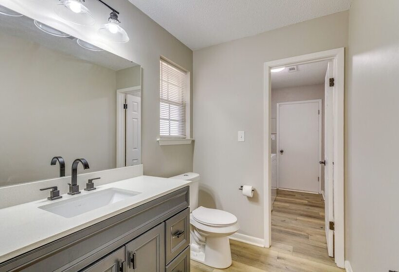 Pensacola Home W/ Private Yard: 7 Mi To Downtown!