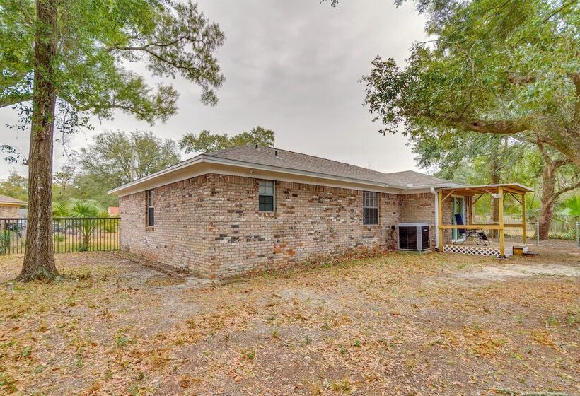 Pensacola Home W/ Private Yard: 7 Mi To Downtown!