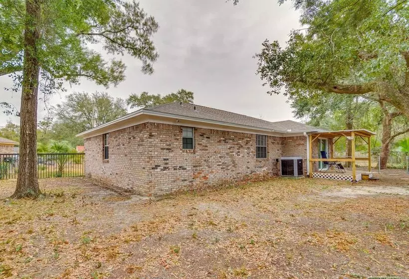 Pensacola Home W/ Private Yard: 7 Mi To Downtown!