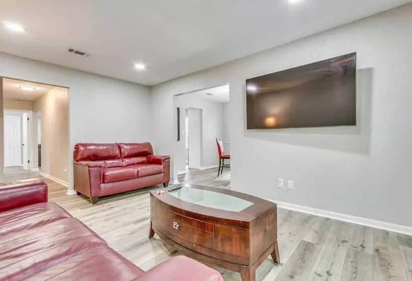 Pensacola Home W/ Private Yard: 7 Mi To Downtown!