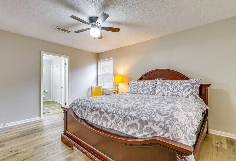 Pensacola Home W/ Private Yard: 7 Mi To Downtown!