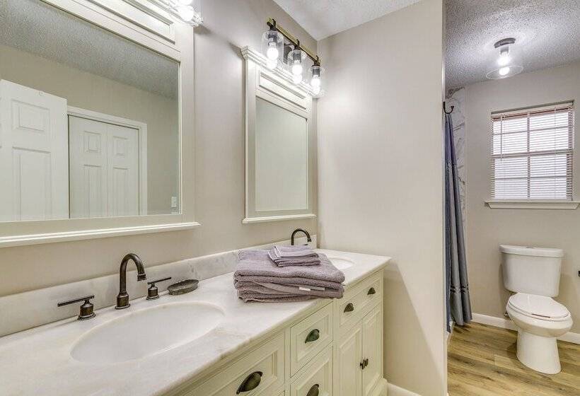 Pensacola Home W/ Private Yard: 7 Mi To Downtown!