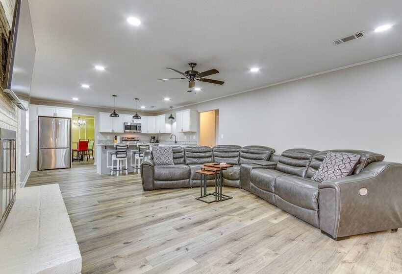 Pensacola Home W/ Private Yard: 7 Mi To Downtown!