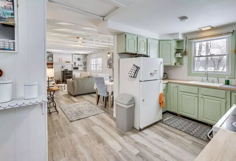 Riverfront Topsham Home ~ 28 Mi To Portland!