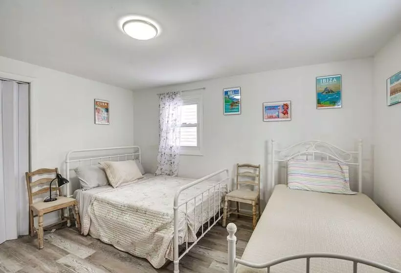 Riverfront Topsham Home ~ 28 Mi To Portland!