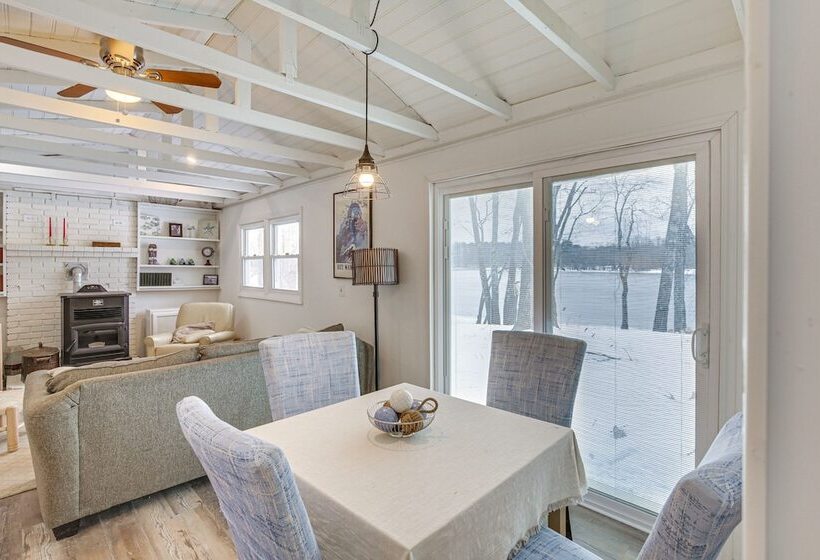 Riverfront Topsham Home ~ 28 Mi To Portland!