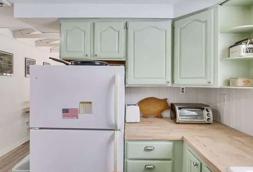 Riverfront Topsham Home ~ 28 Mi To Portland!