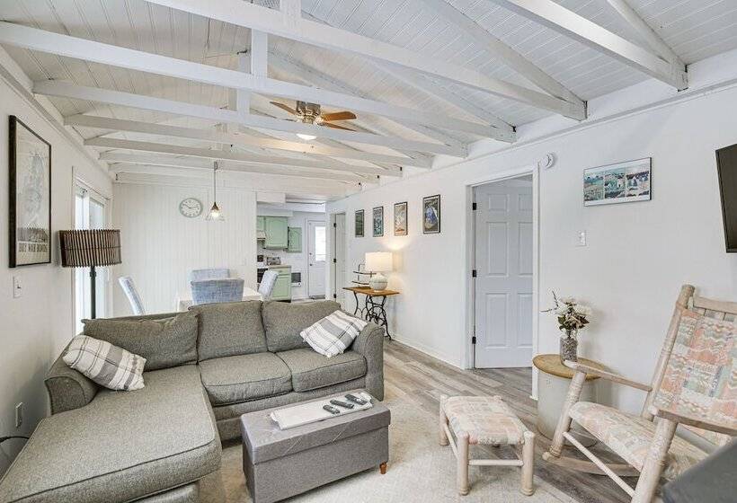 Riverfront Topsham Home ~ 28 Mi To Portland!