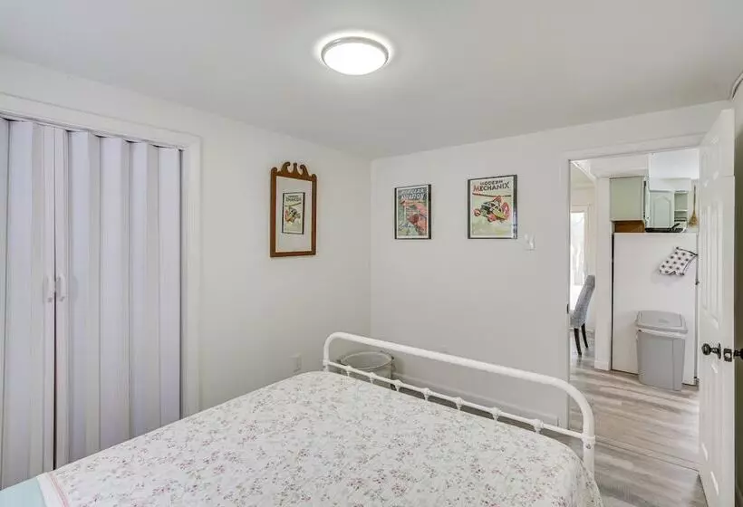 Riverfront Topsham Home ~ 28 Mi To Portland!