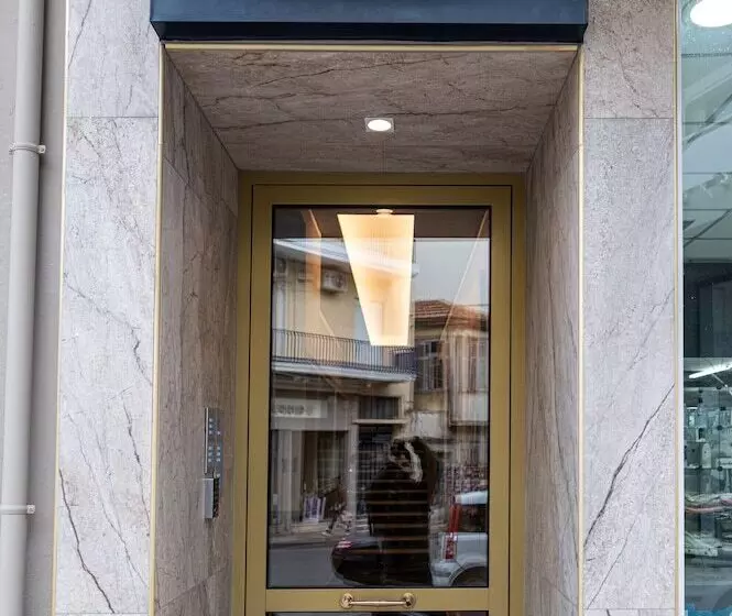 Royal Gold City Suites