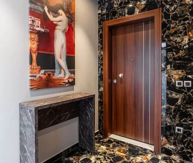 Royal Gold City Suites