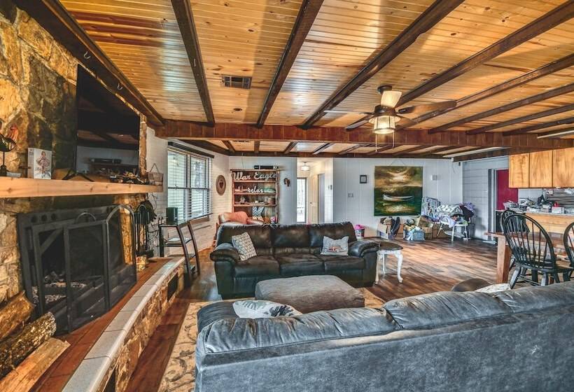 Rustic Valley Cottage W/ Boathouse On Lake Harding