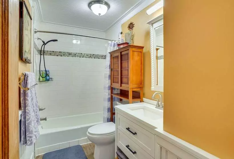 Charming Savage Home W/ Yard: 18 Mi To Minneapolis