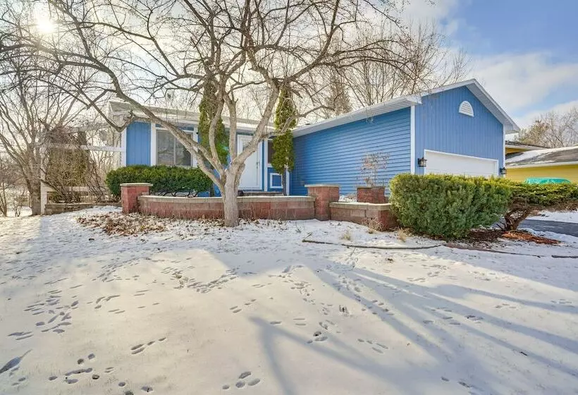 Charming Savage Home W/ Yard: 18 Mi To Minneapolis