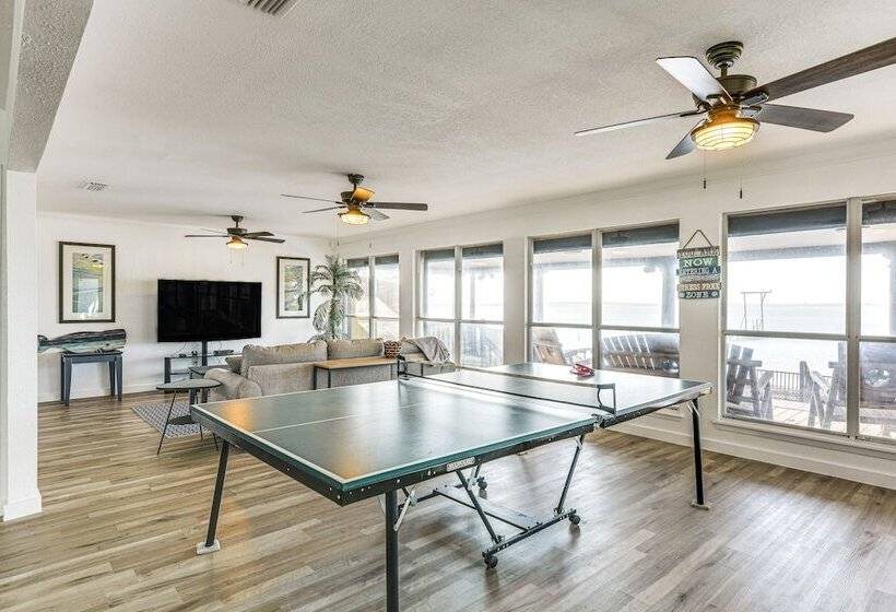 Scenic Home W/ Private Pool & Dock On Oso Bay!