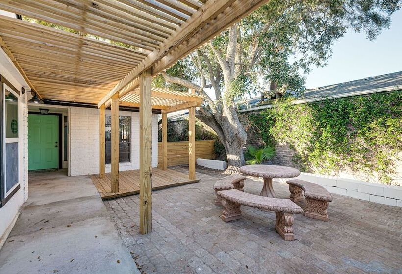 Scenic Home W/ Private Pool & Dock On Oso Bay!