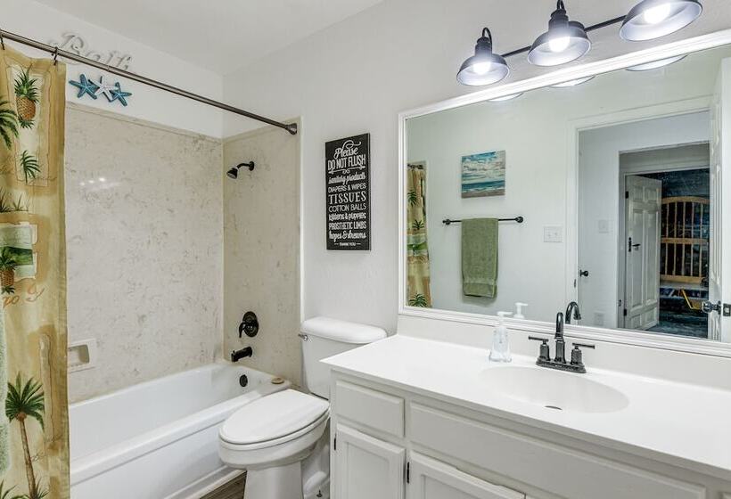 Scenic Home W/ Private Pool & Dock On Oso Bay!