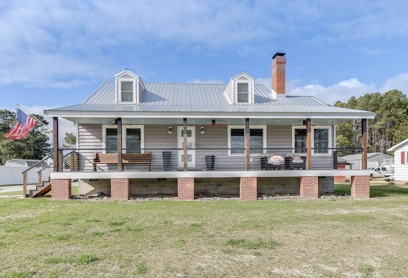 Virginia Retreat W/ Porch & Grill, Near Beaches!