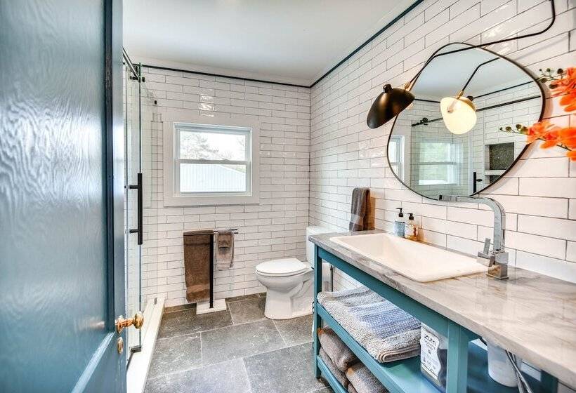 Virginia Retreat W/ Porch & Grill, Near Beaches!