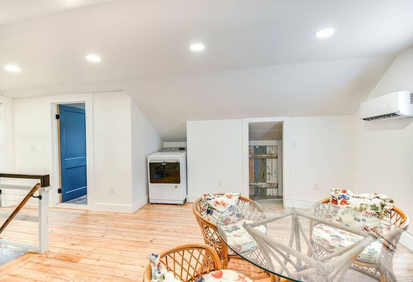 Virginia Retreat W/ Porch & Grill, Near Beaches!