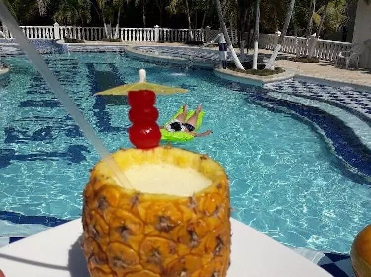 Apartahotel Isla Magica