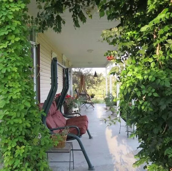 Aamiaismajoitus (B&B) Sweetfern Inn