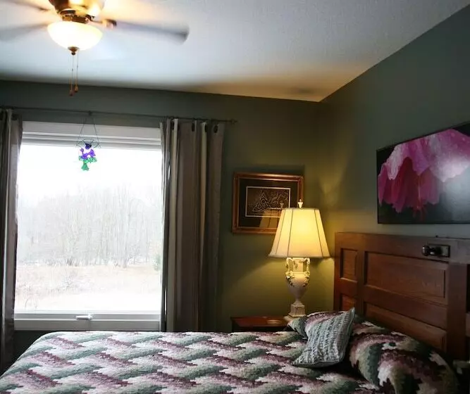 Aamiaismajoitus (B&B) Sweetfern Inn