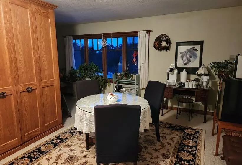 Aamiaismajoitus (B&B) Sweetfern Inn