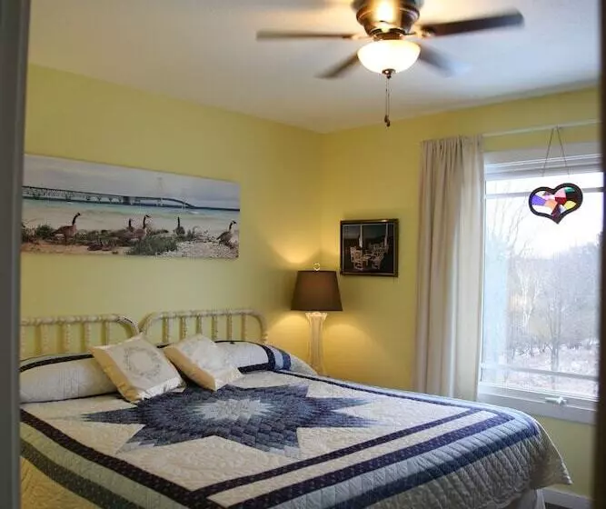 Aamiaismajoitus (B&B) Sweetfern Inn