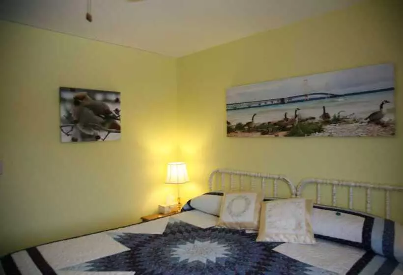 Aamiaismajoitus (B&B) Sweetfern Inn