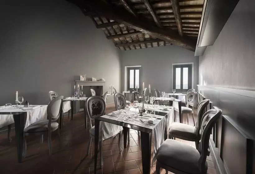 簡易ホテル Castello Di Poreta