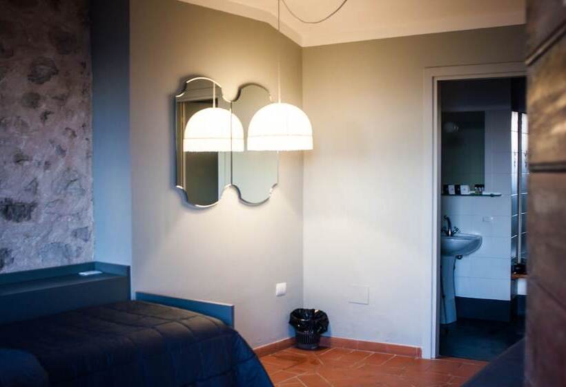 פונדק Castello Di Poreta