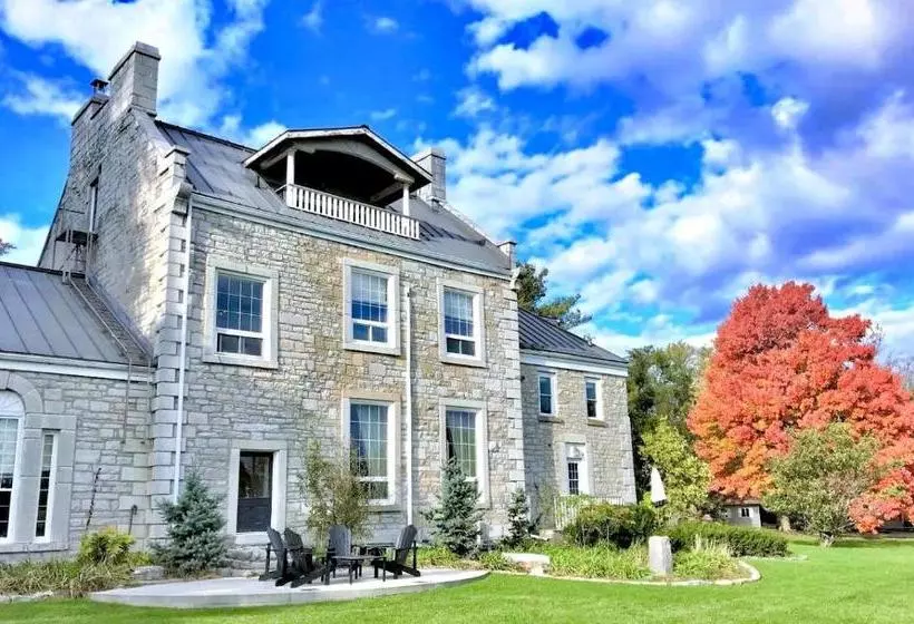 هتل All Suites Whitney Manor