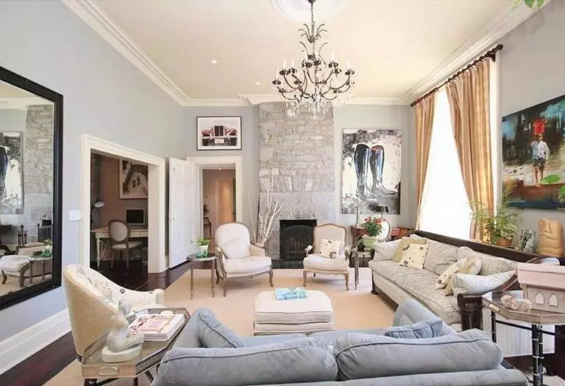 هتل All Suites Whitney Manor