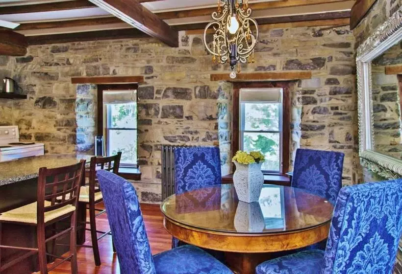هتل All Suites Whitney Manor