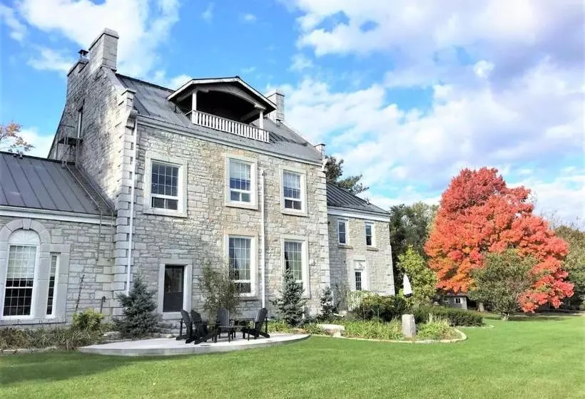 هتل All Suites Whitney Manor