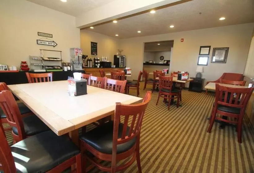 ホテル Bowman Inn And Suites