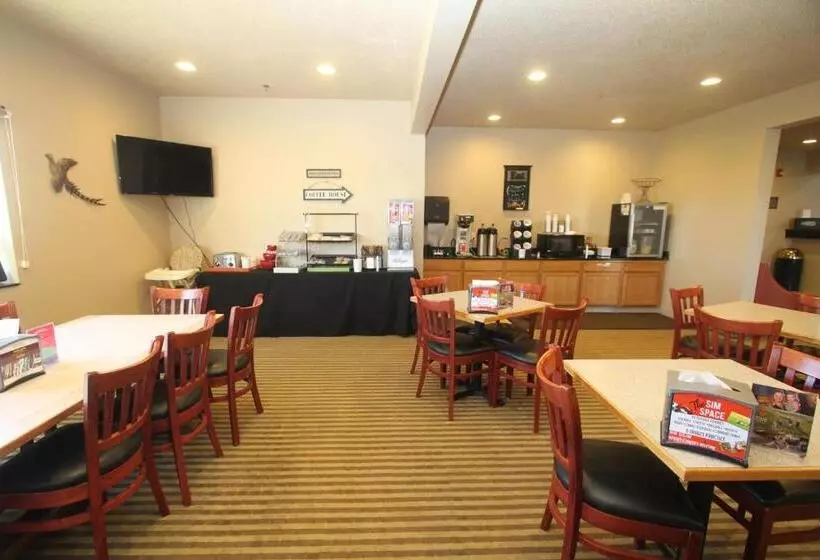 ホテル Bowman Inn And Suites