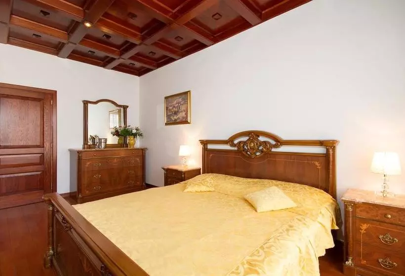 هتل Villa Sveta Eufemija Bed And Breakfast