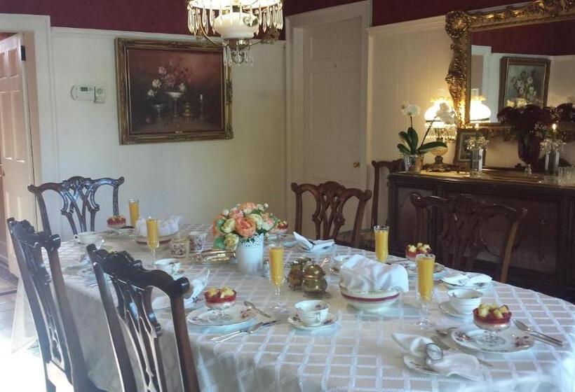 בית מלון כפרי Historic Wilson Guy House